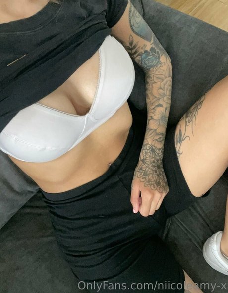 niicoleamy x naked pornstar photos