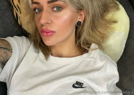 niicoleamy x star naked image