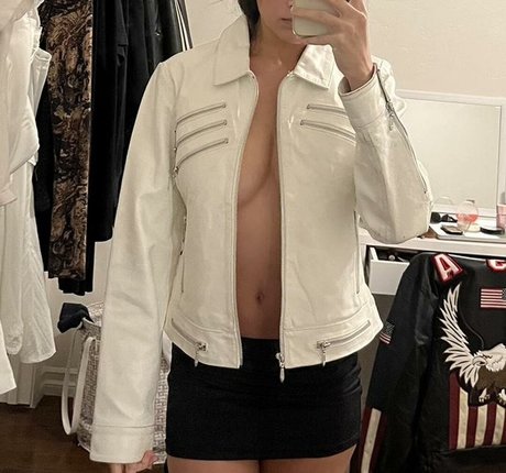 Depop Wins star sex photo