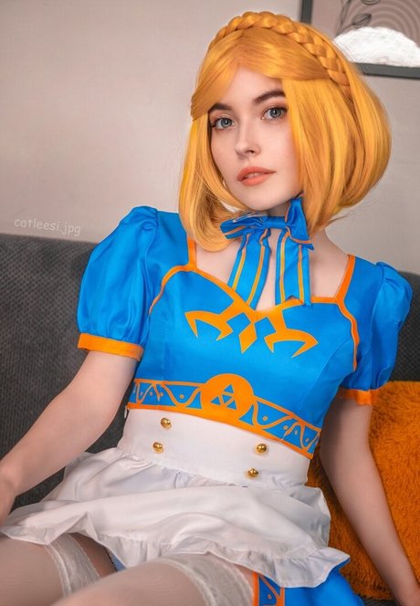 Catleesi model hot photo