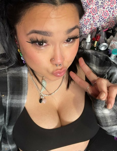 disc0untdeath model pornographic photos