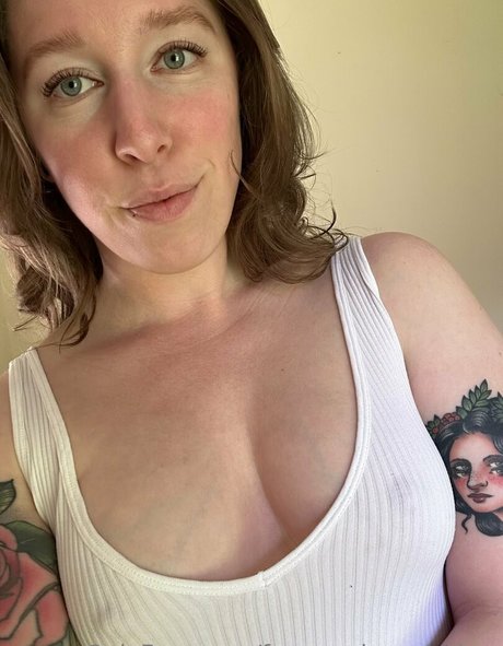 free perky peaches model sex pic