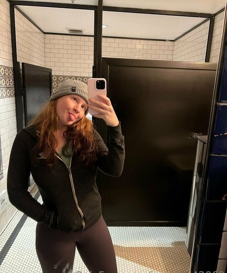 ivypearl42069 beautiful pornstar image