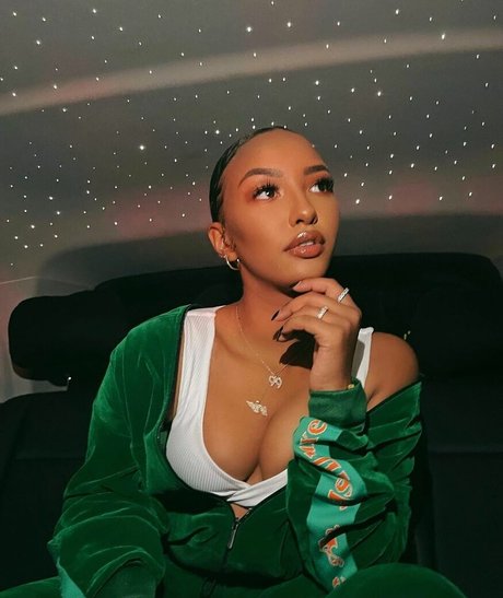 Naomi Schiff pornstar nude img