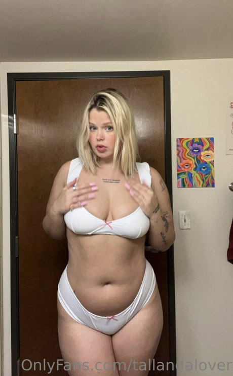 Winona Hauser pretty pornstar pics