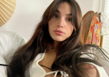 blinkx model perfect pic