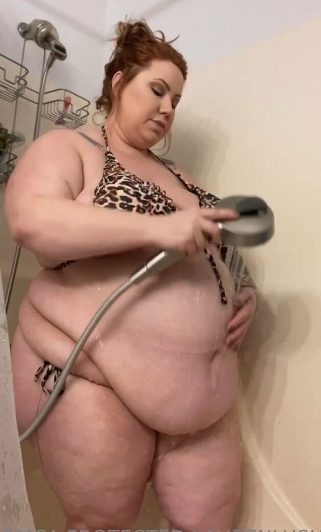 laurenlushylush top model image