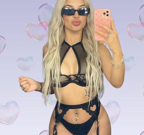 Marlen Cuevas model top img