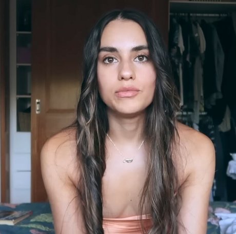 Imogen Russell model nude img