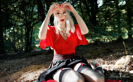 laceandleashes pornstar nude galleries