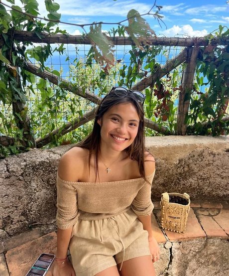 Emma Raducanu pornographic model gallery