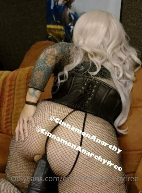 cinnamonanarchyfree model sex archive