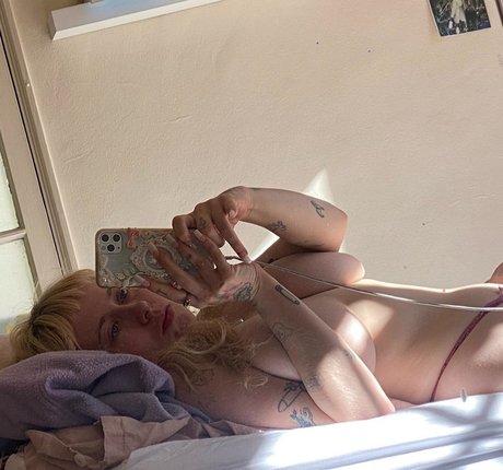 Harmony Tividad hot model pics