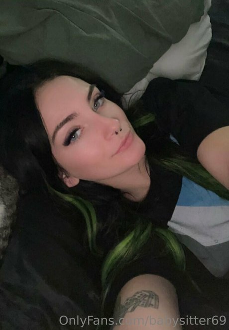 babysitter69 pornstar top photo