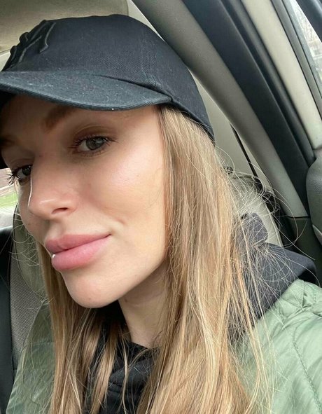 aislinxxxmodel erotic model pictures