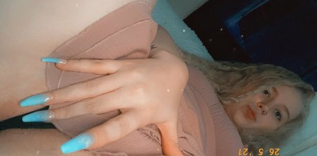 blondiebshortt pornographic star pic