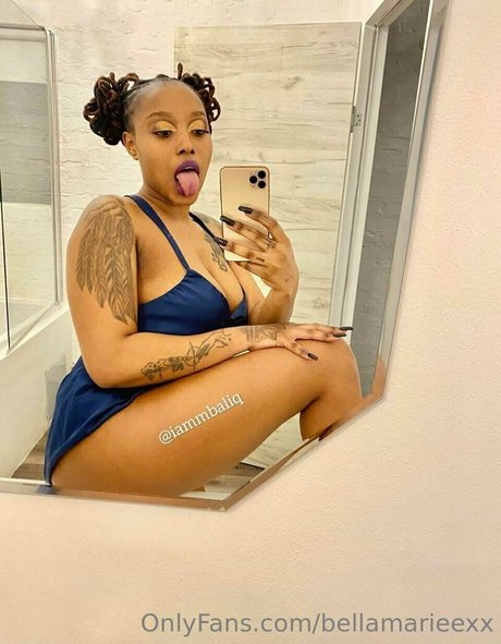 bellamarieexx nude pornstar photo