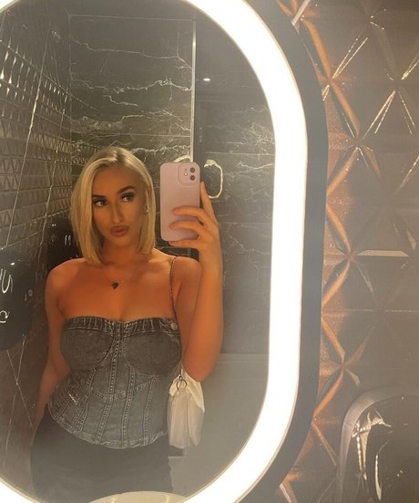 Lauren Day model nudes gallery