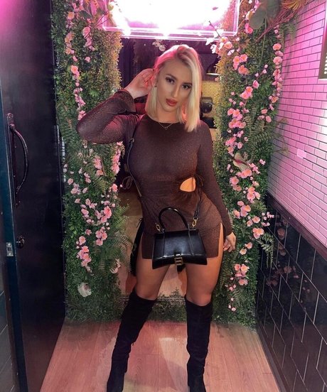 Lauren Day high quality actress pictures