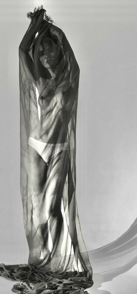 Vlada Erofeeva sexy model archive