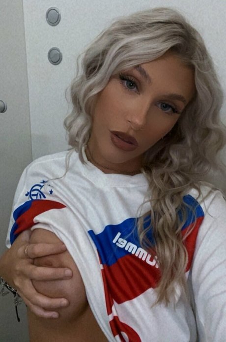 Hannah Simpson beautiful star img