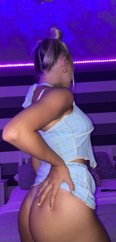 Hannah Simpson erotic star img