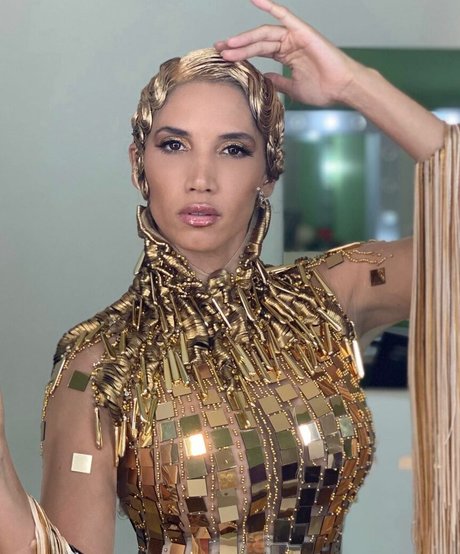 India Martinez model top gallery