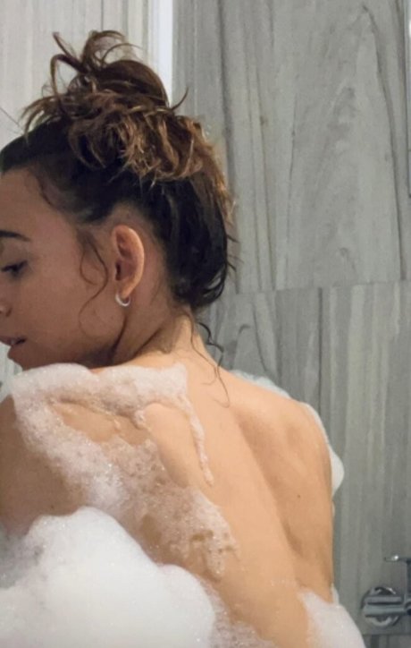 Laura Caraballo free actress pics