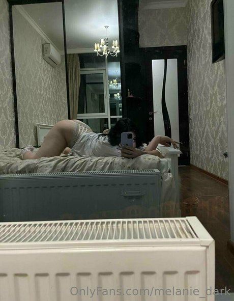 melanie dark star perfect image