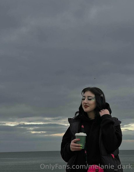 melanie dark model top gallery