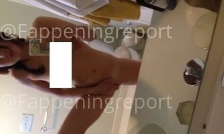 Aubrey Plaza star nude photos