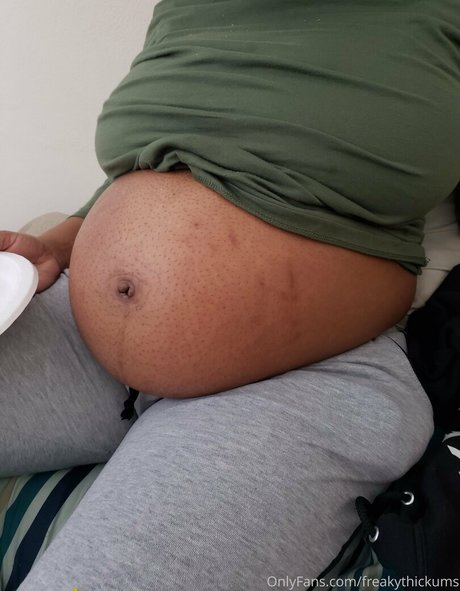 freakythickums adult model pic