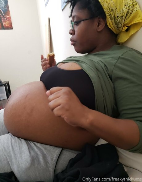 freakythickums exclusive actress photo