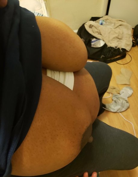 freakythickums nudes model img