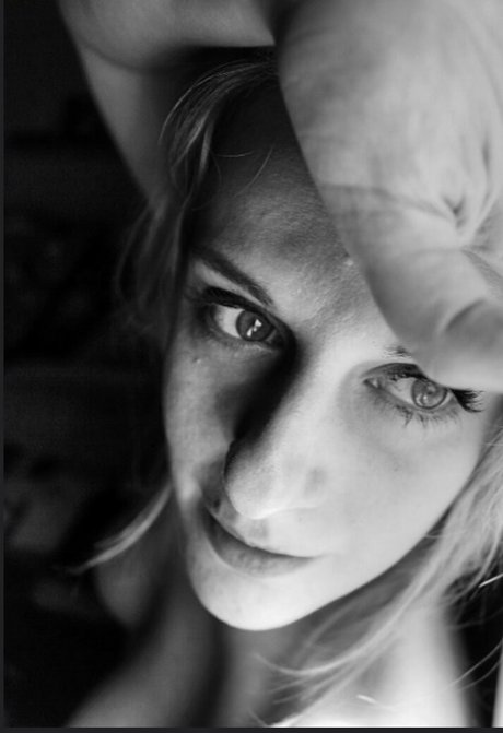 Tan Smith model erotic pic