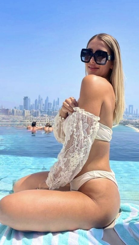 Georgian Daisy Bauer nude star pictures