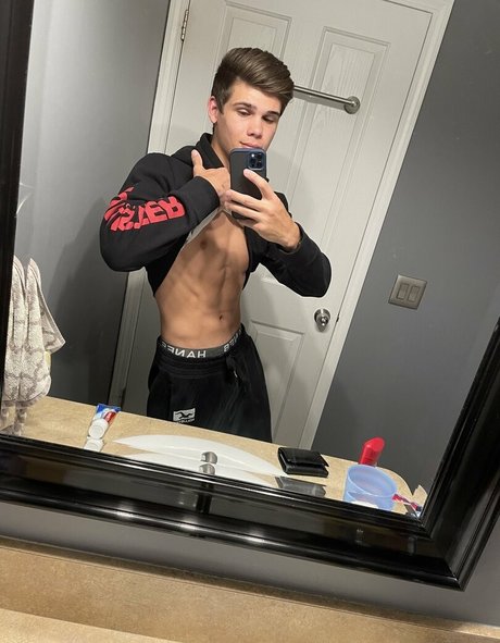 coolestdude898 star pornographic galleries