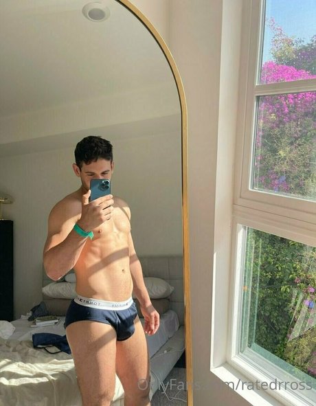 ratedrross exclusive star photo