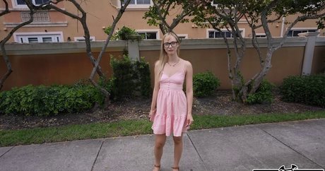 Stella Chiyoki star sexy photos