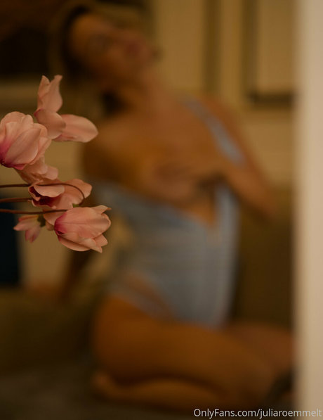 milf model onlyfans top photos