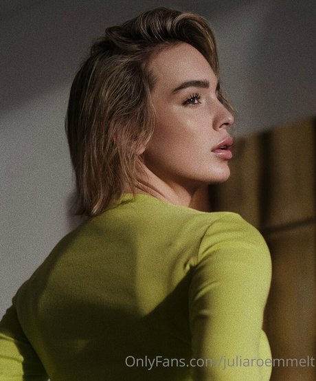 Juliaroemmelt model beautiful archive