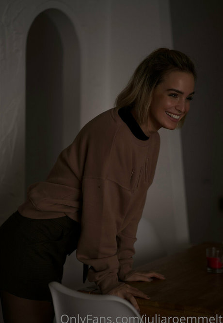 Juliaroemmelt model perfect pic
