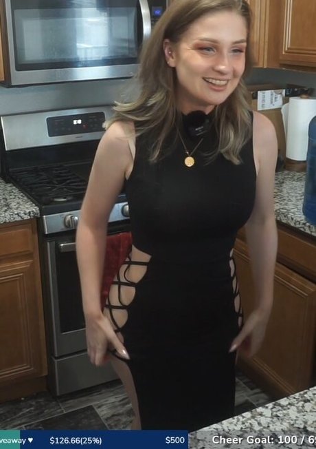 IceTokki nudes model galleries