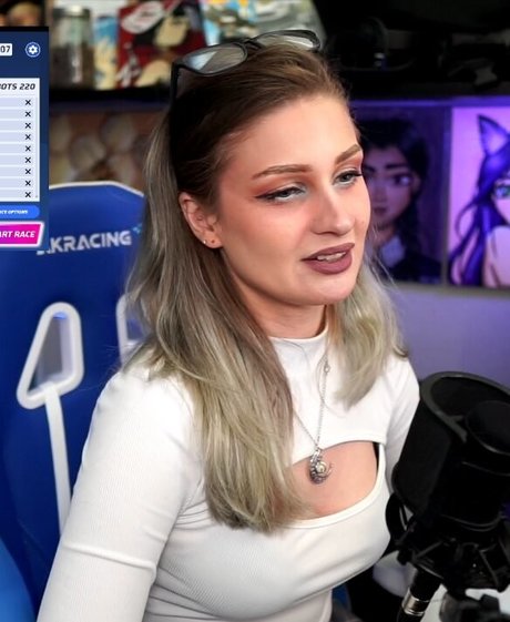 IceTokki erotic actress picture