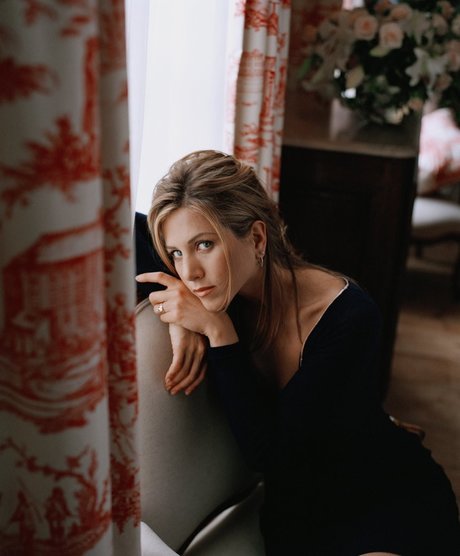 Jennifer Aniston hd pornstar photo