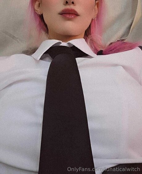 Lunaticalwitch pornographic model image