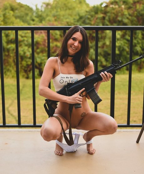 Girls With Guns erotic star pics