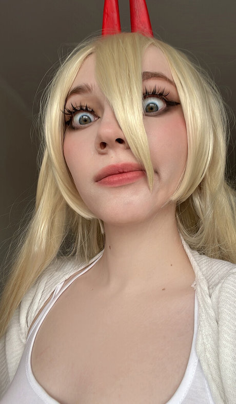 Sawakate star sexy pic