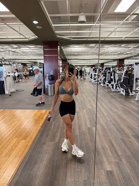 Minnie michele pornstar nude photo