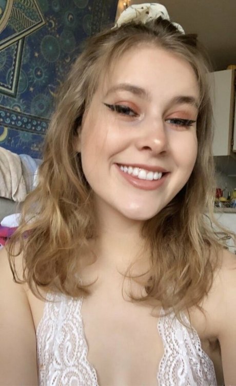 Fiona Sprouts model exclusive picture